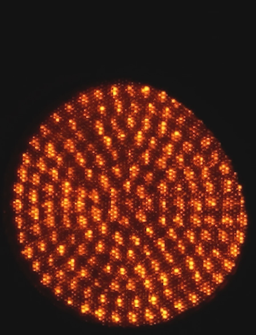 Дорожный светофор крупным планом